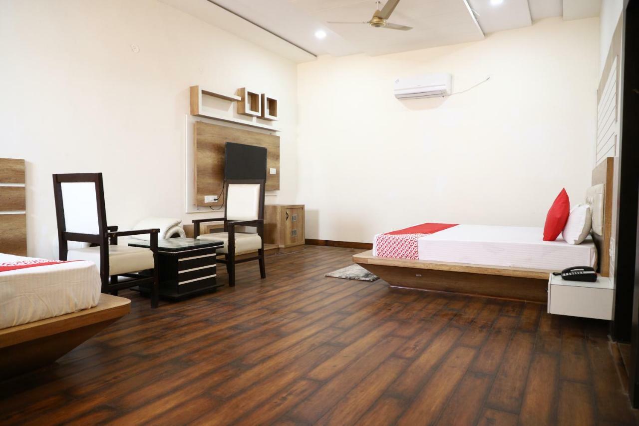 Diwan Hotel And Restaurant Surkhi Екстер'єр фото